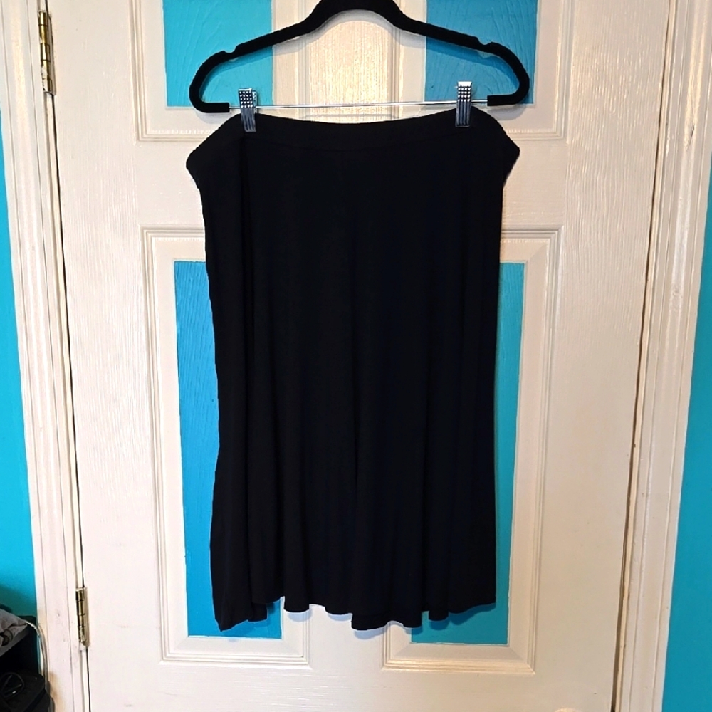 Flowing Black Women's Skirt Size XL